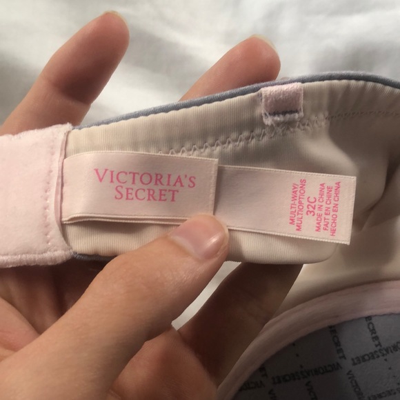 Victoria’s Secret Strapless Super Convertible Bra - Picture 4 of 8